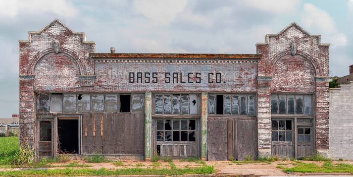 the vacant bass sales co building in Cairo Illinois