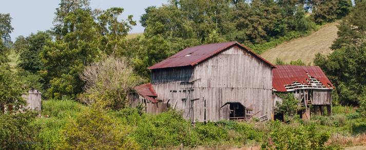 A old decrepit barn in Virginia