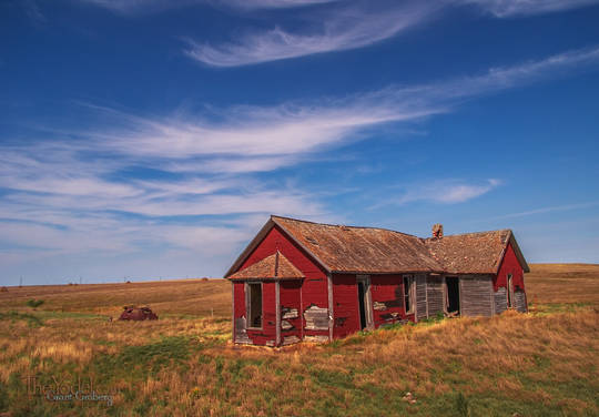 Theres a red house over yonder