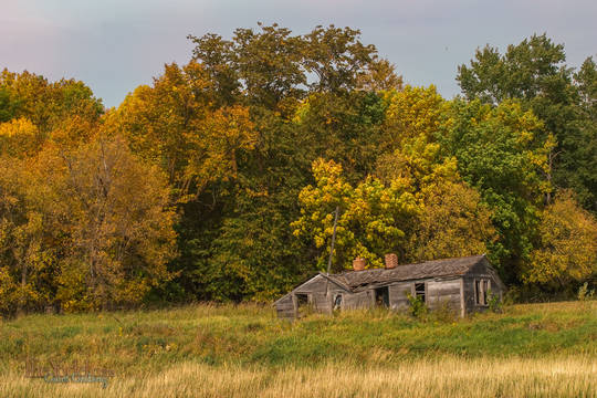 This is the first house I saw after crossing the border